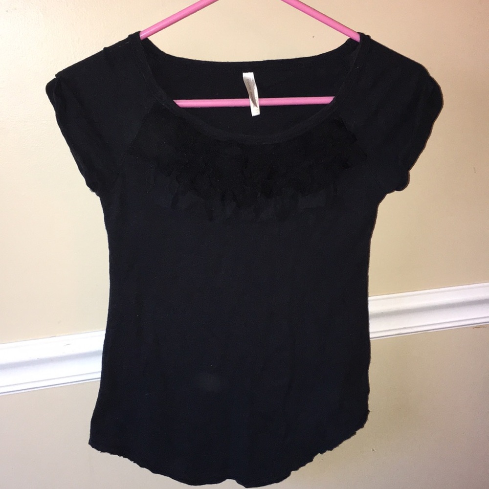 Lace ruffled collar Tee w cap sleeves